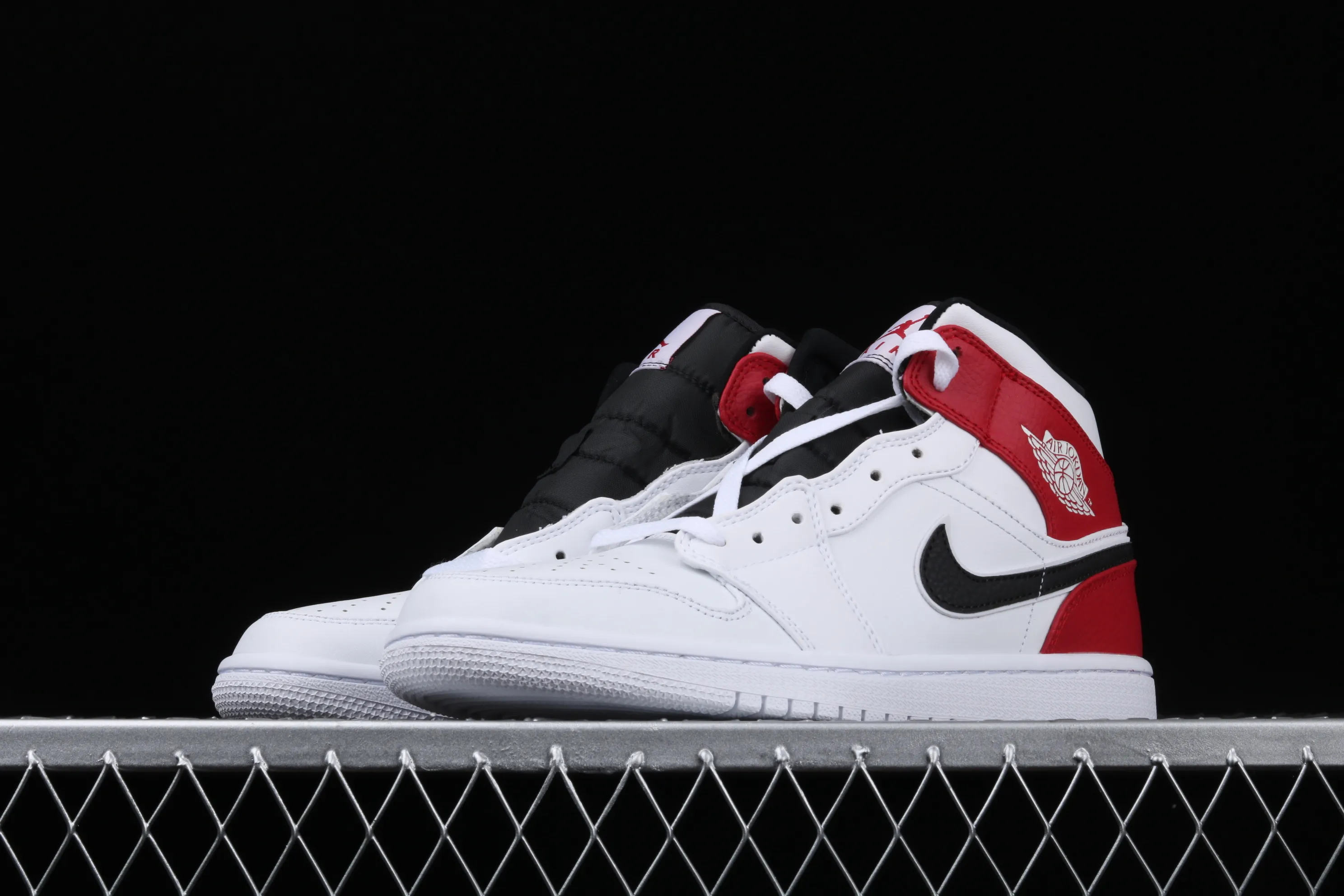 All categories Air Jordan Jordan series basketball shoes Air Jordan 1 Mid Air Jordan 1 Mid AJ1 Joe 1 "Little Chicago" basketball shoes full toe layer authentic 554724-116